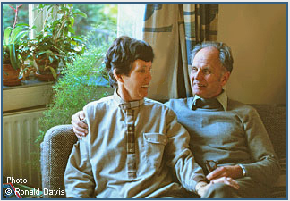 Ennie and Arie Meesters at their home in Haarlem, the Netherlands, 1979. Photo  Ronald Davis
